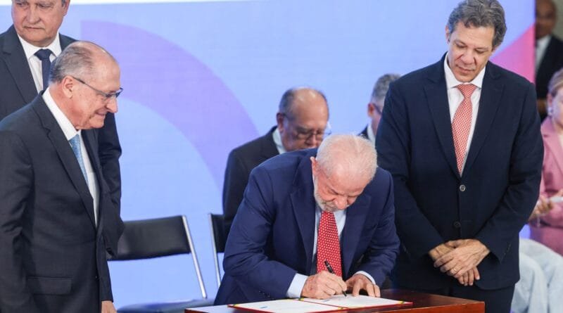 Lula envia à Câmara projeto para regulação econômica de big techs