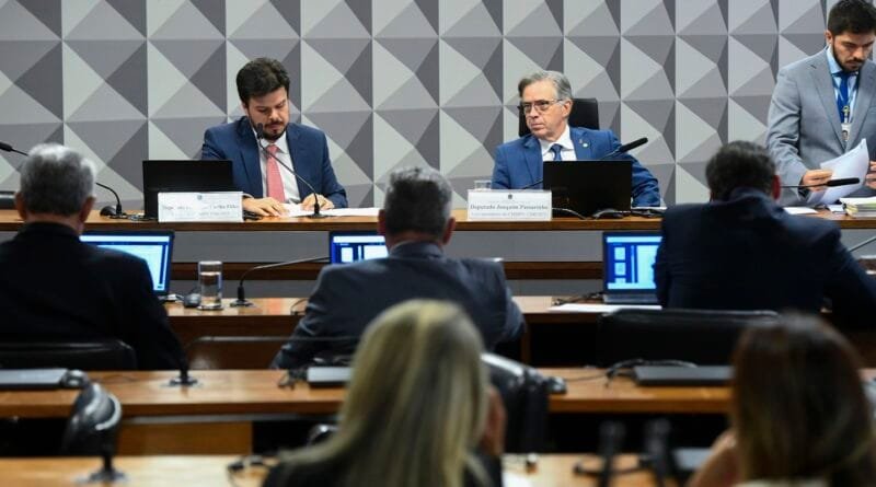 Tarifa social de energia elétrica é aprovada em comissão no Congresso