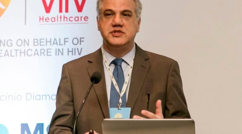 Covid-19 não desapareceu e casos continuam ocorrendo, alerta médico