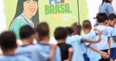 PNE: relatório sugere investimento de 7,5% do PIB para educação