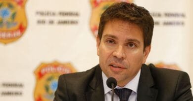 Câmara diz que não foi informada sobre saída de Ramagem do país