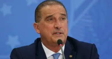 Problemas com descontos era recorrente, diz ministro de Bolsonaro
