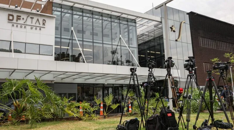 Bolsonaro apresenta crise de soluços e pressão alta após procedimento