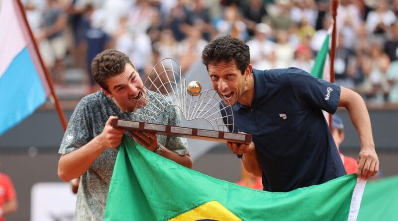 João Fonseca e Marcelo Melo garantem título de duplas do Rio Open