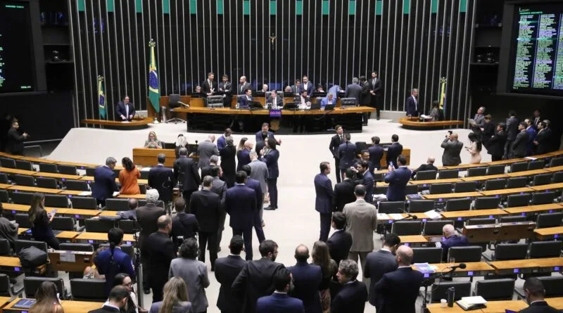 Câmara aprova projeto que cria a Universidade Federal do Esporte