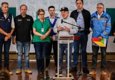 Financiamentos a desabrigados em Minas seguirão modelo do RS, diz Lula Financiamentos a desabrigados em Minas seguirão modelo do RS, diz Lula