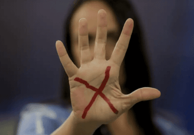 Ligue 180 pode ser obrigatório em notícias de violência contra mulher Ligue 180 pode ser obrigatório em notícias de violência contra mulher