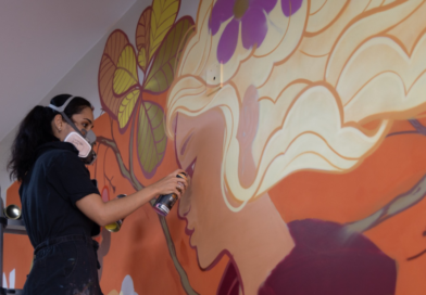 Oficina gratuita de grafite no IFB celebra 10 anos de carreira da artista urbana Siren